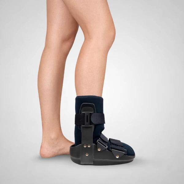 bota walker corta fija